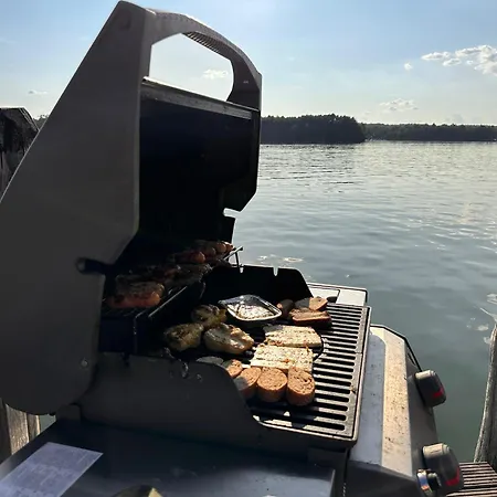 Yacht Susan - Jacht - Traumzeitboot - Exklusiver Festlieger In Perfekter Lage Am Scharmuetzelsee * 巴特萨罗皮斯库夫