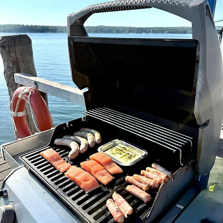 Yacht Susan - Jacht - Traumzeitboot - Exklusiver Festlieger In Perfekter Lage Am Scharmuetzelsee * Bad Saarow