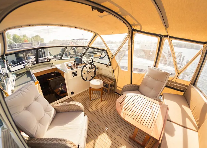 Yacht Susan - Jacht - Traumzeitboot - Exklusiver Festlieger In Perfekter Lage Am Scharmuetzelsee Bateau-hôtel *