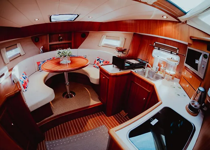 Yacht Susan - Jacht - Traumzeitboot - Exklusiver Festlieger In Perfekter Lage Am Scharmuetzelsee Bateau-hôtel *