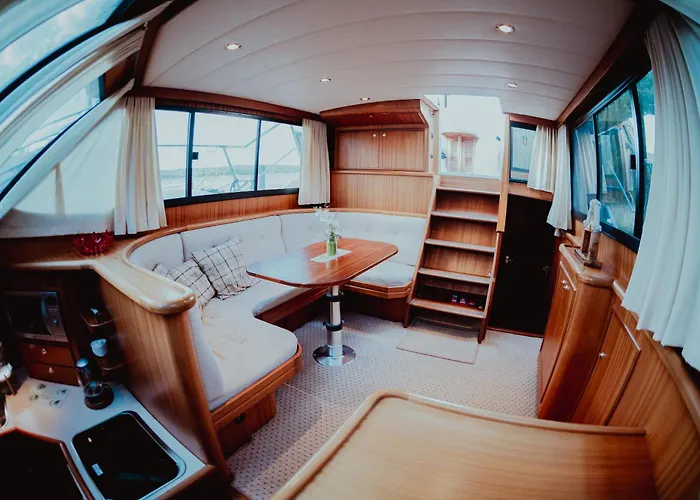 Traumzeitboot Susan Yacht - Exklusiver Festlieger In Perfekter Lage Am Scharmuetzelsee باد سارو